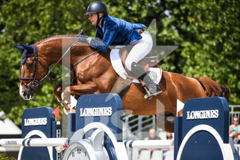 26/06/2022 - Suus KUYTEN of Netherlands riding Take A Chance on me Z during the Longines Global Champions Tour 2022, Paris Eiffel Jumping, equestrian event on June 26, 2022 at Champ de Mars in Paris, France - EQUESTRIAN - LONGINES GLOBAL CHAMPIONS TOUR 2022 - PARIS EIFFEL JUMPING - INTERNAZIONALI - EQUITAZIONE