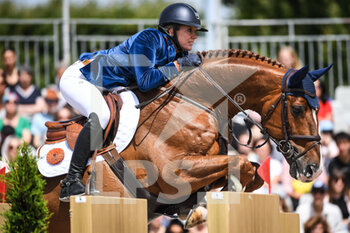 2022-06-26 - Suus KUYTEN of Netherlands riding Take A Chance on me Z during the Longines Global Champions Tour 2022, Paris Eiffel Jumping, equestrian event on June 26, 2022 at Champ de Mars in Paris, France - EQUESTRIAN - LONGINES GLOBAL CHAMPIONS TOUR 2022 - PARIS EIFFEL JUMPING - INTERNATIONALS - EQUESTRIAN
