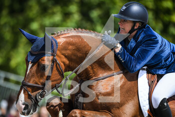 2022-06-26 - Suus KUYTEN of Netherlands riding Take A Chance on me Z during the Longines Global Champions Tour 2022, Paris Eiffel Jumping, equestrian event on June 26, 2022 at Champ de Mars in Paris, France - EQUESTRIAN - LONGINES GLOBAL CHAMPIONS TOUR 2022 - PARIS EIFFEL JUMPING - INTERNATIONALS - EQUESTRIAN