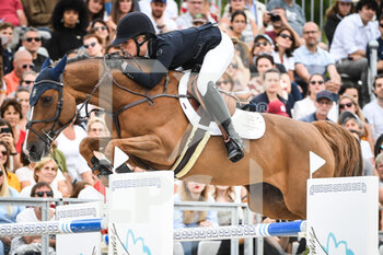 2022-06-26 - Lily ATTWOOD of Great Britain riding Calvaro's Up to Date during the Longines Global Champions Tour 2022, Paris Eiffel Jumping, equestrian event on June 26, 2022 at Champ de Mars in Paris, France - EQUESTRIAN - LONGINES GLOBAL CHAMPIONS TOUR 2022 - PARIS EIFFEL JUMPING - INTERNATIONALS - EQUESTRIAN