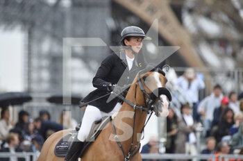 25/06/2022 - Penelope LEPREVOST riding Texas during the Longines Global Champions Tour 2022, Paris Eiffel Jumping, equestrian event on June 25, 2022 at Champ de Mars in Paris, France - EQUESTRIAN - LONGINES GLOBAL CHAMPIONS TOUR 2022 - PARIS EIFFEL JUMPING - INTERNAZIONALI - EQUITAZIONE