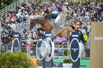 2022-06-25 - Jessica SPRINGSTEEN riding RMF Zecilie during the Longines Global Champions Tour 2022, Paris Eiffel Jumping, equestrian event on June 25, 2022 at Champ de Mars in Paris, France - EQUESTRIAN - LONGINES GLOBAL CHAMPIONS TOUR 2022 - PARIS EIFFEL JUMPING - INTERNATIONALS - EQUESTRIAN