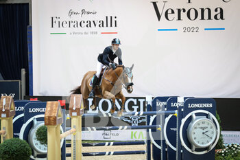 06/11/2022 - Kevin Staut (horse: Scuderia 1918 Viking d'La Rousserie)  - 2022 LONGINES FEI JUMPING WORLD CUP - INTERNAZIONALI - EQUITAZIONE