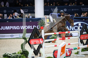 2022-11-06 - Fernando Martinez  (horse: High Five) - 2022 LONGINES FEI JUMPING WORLD CUP - INTERNATIONALS - EQUESTRIAN