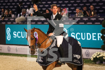 2022-11-06 - Henrik Von Eckerman (horse: King Edward) - 2022 LONGINES FEI JUMPING WORLD CUP - INTERNATIONALS - EQUESTRIAN