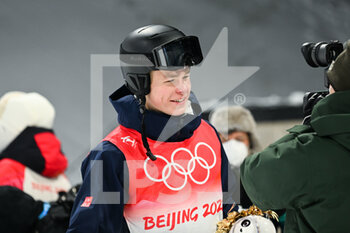 05/02/2022 - Walter Wallberg (SWE) Gold Medal during the Olympic Winter Games Beijing 2022, Freestyle Skiing, Men's Moguls on February 5, 2022 at Genting Snow Park in Zhangjiakou, Hebei Province of China - OLYMPIC WINTER GAMES BEIJING 2022, FEBRUARY 05 - OLIMPIADI INVERNALI BEIJING 2022 - GIOCHI OLIMPICI