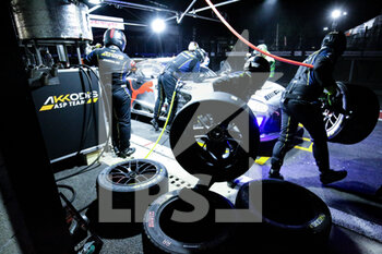 2022-07-31 - Pit stop,AKKODIS ASP Team	Mercedes-AMG GT3 - GT WORLD CHALLENGE FANATEC 24 HOURS OF SPA 2022 - OTHER - MOTORS