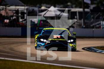 2022-03-16 - 98 DALLA LANA Paul (can), PITTARD David (gbr), THIIM Nicki (dnk), Northwest AMR, Aston Martin Vantage AMR, action during the 1000 Miles of Sebring, 1st round of the 2022 FIA World Endurance Championship on the Sebring International Raceway from March 16 to 18, in Sebring, Florida, United States of America - 1000 MILES OF SEBRING, 1ST ROUND OF THE 2022 FIA WORLD ENDURANCE CHAMPIONSHIP - ENDURANCE - MOTORS