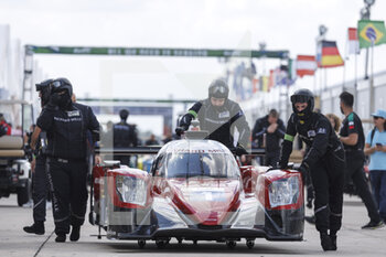 2022-03-16 - 01 WADOUX Lilou (fra), OGIER Sébastien (fra), MILESI Charles (fra), Richard Mille Racing Team, Oreca 07 - Gibson, stand, pit lane , during the 1000 Miles of Sebring, 1st round of the 2022 FIA World Endurance Championship on the Sebring International Raceway from March 16 to 18, in Sebring, Florida, United States of America - 1000 MILES OF SEBRING, 1ST ROUND OF THE 2022 FIA WORLD ENDURANCE CHAMPIONSHIP - ENDURANCE - MOTORS