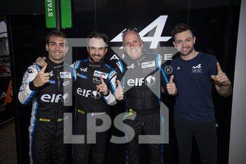 2022-03-17 - 36 NEGRAO André (bra), LAPIERRE Nicolas (fra), VAXIVIERE Matthieu (fra), Alpine Elf Team, Alpine A480 - Gibson, ambiance pole position SINAULT Philippe (fra), team principal and owner of Signatech racing, portait during the 1000 Miles of Sebring, 1st round of the 2022 FIA World Endurance Championship on the Sebring International Raceway from March 16 to 18, in Sebring, Florida, United States of America - 1000 MILES OF SEBRING, 1ST ROUND OF THE 2022 FIA WORLD ENDURANCE - ENDURANCE - MOTORS