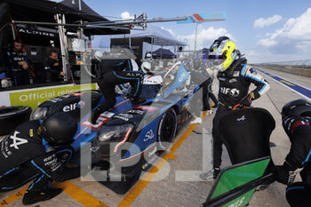 2022-03-18 - 36 NEGRAO André (bra), LAPIERRE Nicolas (fra), VAXIVIERE Matthieu (fra), Alpine Elf Team, Alpine A480 - Gibson, action, stand, pit lane , during the 1000 Miles of Sebring, 1st round of the 2022 FIA World Endurance Championship on the Sebring International Raceway from March 16 to 18, in Sebring, Florida, United States of America - 1000 MILES OF SEBRING, 1ST ROUND OF THE 2022 FIA WORLD ENDURANCE CHAMPIONSHIP - ENDURANCE - MOTORS