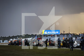 2022-03-18 - Red Flag during the 1000 Miles of Sebring, 1st round of the 2022 FIA World Endurance Championship on the Sebring International Raceway from March 16 to 18, in Sebring, Florida, United States of America - 1000 MILES OF SEBRING, 1ST ROUND OF THE 2022 FIA WORLD ENDURANCE CHAMPIONSHIP - ENDURANCE - MOTORS