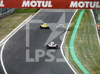 2022-05-05 - overtakes during the 6 Hours of Spa-Francorchamps 2022, 2nd round of the 2022 FIA World Endurance Championship on the Circuit de Spa-Francorchamps from May 5 to 7, 2022 in Francrochamps, Belgium - 2022 FIA WORLD ENDURANCE CHAMPIONSHIP - TOTALENERGIES 6 HOURS OF SPA-FRANCORCHAMPS - ENDURANCE - MOTORS