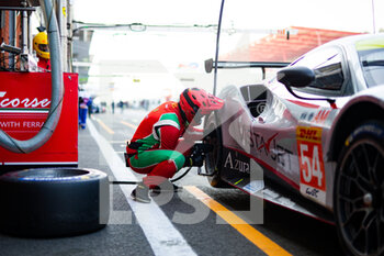 2022-05-06 - 54 FLOHR Thomas (swi), CASTELLACCI Francesco (ita), CASSIDY Nick (nzl), AF Corse, Ferrari 488 GTE EVO, action mecaniciens, mechanics during the 6 Hours of Spa-Francorchamps 2022, 2nd round of the 2022 FIA World Endurance Championship on the Circuit de Spa-Francorchamps from May 5 to 7, 2022 in Francrochamps, Belgium - 6 HOURS OF SPA-FRANCORCHAMPS 2022, 2ND ROUND OF THE 2022 FIA WORLD ENDURANCE CHAMPIONSHIP - ENDURANCE - MOTORS