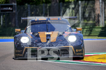 2022-05-12 - 18 HARYANTO Andrew (ind), PICARIELLO Alessio (bel), RUMP Martin (est), Absolute Racing, Porsche 911 RSR-19, action during the 4 Hours of Imola 2022, 2nd round of the 2022 European Le Mans Series on the Imola Circuit from May 12 to 15, in Imola, Italy - AUTO - ELMS - 4 HOURS OF IMOLA 2022 - ENDURANCE - MOTORS
