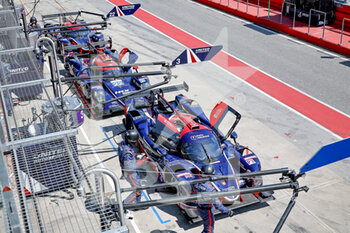2022-05-12 - pitlane action during the 4 Hours of Imola 2022, 2nd round of the 2022 European Le Mans Series on the Imola Circuit from May 12 to 15, in Imola, Italy - AUTO - ELMS - 4 HOURS OF IMOLA 2022 - ENDURANCE - MOTORS