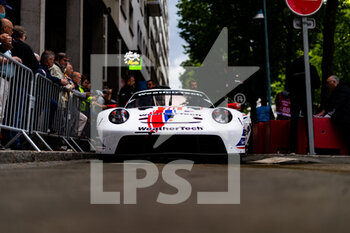 2022-06-03 - 79 MAC NEIL Cooper (usa), ANDLAUER Julien (fra), GIRAUDI Gianluca (ita), Weather Tech Racing, Porsche 911 RSR - 19 during the Scrutineering of the 2022 24 Hours of Le Mans, 3rd round of the 2022 FIA World Endurance Championship, on the Circuit de la Sarthe, from June 3 to 4, 2022 in Le Mans, France - 24 HEURES DU MANS 2022 - SCRUTINEERING - ENDURANCE - MOTORS
