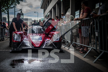 2022-06-03 - 01 WADOUX Lilou (fra), OGIER Sébastien (fra), MILESI Charles (fra), Richard Mille Racing Team, Oreca 07 - Gibson, ambiance during the Scrutineering of the 2022 24 Hours of Le Mans, 3rd round of the 2022 FIA World Endurance Championship, on the Circuit de la Sarthe, from June 3 to 4, 2022 in Le Mans, France - 24 HEURES DU MANS 2022 - SCRUTINEERING - ENDURANCE - MOTORS