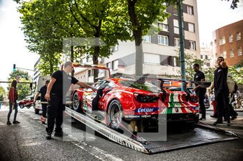 2022-06-04 - 52 MOLINA Miguel (spa), FUOCO Antonio (ita), RIGON David (ita), AF Corse, Ferrari 488 GTE EVO, ambiance during the Scrutineering of the 2022 24 Hours of Le Mans, 3rd round of the 2022 FIA World Endurance Championship, on the Circuit de la Sarthe, from June 3 to 4, 2022 in Le Mans, France - 24 HEURES DU MANS 2022 - SCRUTINEERING - ENDURANCE - MOTORS