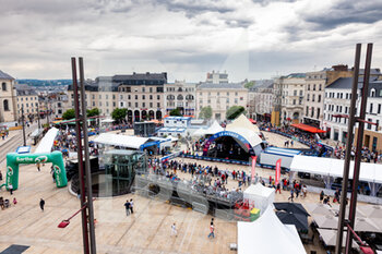 2022-06-04 - Ambiance Pesage Place de la République during the Scrutineering of the 2022 24 Hours of Le Mans, 3rd round of the 2022 FIA World Endurance Championship, on the Circuit de la Sarthe, from June 3 to 4, 2022 in Le Mans, France - 24 HEURES DU MANS 2022 - SCRUTINEERING - ENDURANCE - MOTORS