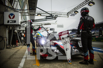 2022-06-05 - 13 CIMADOMO Philippe (fra), BECHE Mathias (swi), VAN DER HELM Tijmen (nld), TDS Racing x Vaillante, Oreca 07 - Gibson, action, pit stop, during the Test Day of the 2022 24 Hours of Le Mans, 3rd round of the 2022 FIA World Endurance Championship, on the Circuit de la Sarthe, on June 5, 2022 in Le Mans, France - 24 HEURES DU MANS 2022 - TEST DAY - ENDURANCE - MOTORS