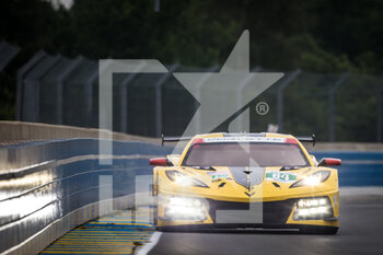 2022-06-05 - 64 MILNER Tommy (usa), TANDY Nick (gbr), SIMS Alexander (ger), Corvette Racing, Chevrolet Corvette C8.R, action during the Test Day of the 2022 24 Hours of Le Mans, 3rd round of the 2022 FIA World Endurance Championship, on the Circuit de la Sarthe, on June 5, 2022 in Le Mans, France - 24 HEURES DU MANS 2022 - TEST DAY - ENDURANCE - MOTORS