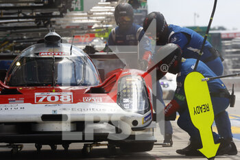 2022-06-05 - 708 PLA Olivier (fra), DUMAS Romain (fra), DERANI Felipe (bra), Glickenhaus Racing, Glickenhaus 007 LMH, pit stop during the Test Day of the 2022 24 Hours of Le Mans, 3rd round of the 2022 FIA World Endurance Championship, on the Circuit de la Sarthe, on June 5, 2022 in Le Mans, France - 24 HEURES DU MANS 2022 - TEST DAY - ENDURANCE - MOTORS