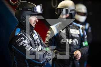 2022-06-05 - Alpine Elf Team, mechanic, mecanicien during the Test Day of the 2022 24 Hours of Le Mans, 3rd round of the 2022 FIA World Endurance Championship, on the Circuit de la Sarthe, on June 5, 2022 in Le Mans, France - 24 HEURES DU MANS 2022 - TEST DAY - ENDURANCE - MOTORS