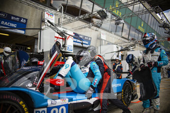 2022-06-05 - 39 TROUILLET Eric (fra), PAGE Sébastien (swi), DROUX David (swi), Graff Racing, Oreca 07 - Gibson, action, pit stop, during the Test Day of the 2022 24 Hours of Le Mans, 3rd round of the 2022 FIA World Endurance Championship, on the Circuit de la Sarthe, on June 5, 2022 in Le Mans, France - 24 HEURES DU MANS 2022 - TEST DAY - ENDURANCE - MOTORS