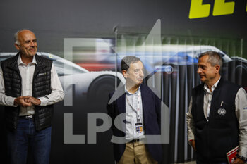 2022-06-06 - FILLON Pierre (fra), President of ACO, portait with DALMAS Yannick and FINOT Jean-Marc, portrait, inaugurating the Peugeot exhibition at the ACO museum during the free practices and qualifying sessions of the 2022 24 Hours of Le Mans, 3rd round of the 2022 FIA World Endurance Championship, on the Circuit de la Sarthe, from June 8 to 12, 2022 in Le Mans, France - 24 HEURES DU MANS 2022 - FREE PRACTICES AND QUALIFYING - ENDURANCE - MOTORS