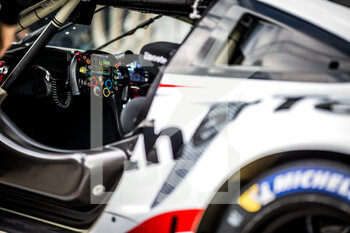 2022-06-07 - PORSCHE detail during the free practices and qualifying sessions of the 2022 24 Hours of Le Mans, 3rd round of the 2022 FIA World Endurance Championship, on the Circuit de la Sarthe, from June 8 to 12, 2022 in Le Mans, France - 24 HEURES DU MANS 2022 - FREE PRACTICES AND QUALIFYING - ENDURANCE - MOTORS