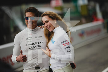 2022-06-07 - FALB John (usa), FLOERSCH Sophia (ger), Algarve Pro Racing, Oreca 07 - Gibson, portrait during the free practices and qualifying sessions of the 2022 24 Hours of Le Mans, 3rd round of the 2022 FIA World Endurance Championship, on the Circuit de la Sarthe, from June 8 to 12, 2022 in Le Mans, France - 24 HEURES DU MANS 2022 - FREE PRACTICES AND QUALIFYING - ENDURANCE - MOTORS