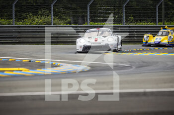 2022-06-07 - 92 CHRISTENSEN Michael (dnk), ESTRE Kevin (fra), VANTHOOR Laurens (bel), Porsche GT Team, Porsche 911 RSR - 19, action during the free practices and qualifying sessions of the 2022 24 Hours of Le Mans, 3rd round of the 2022 FIA World Endurance Championship, on the Circuit de la Sarthe, from June 8 to 12, 2022 in Le Mans, France - 24 HEURES DU MANS 2022 - FREE PRACTICES AND QUALIFYING - ENDURANCE - MOTORS
