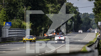 2022-06-07 - 64 MILNER Tommy (usa), TANDY Nick (gbr), SIMS Alexander (ger), Corvette Racing, Chevrolet Corvette C8.R, action during the free practices and qualifying sessions of the 2022 24 Hours of Le Mans, 3rd round of the 2022 FIA World Endurance Championship, on the Circuit de la Sarthe, from June 8 to 12, 2022 in Le Mans, France - 24 HEURES DU MANS 2022 - FREE PRACTICES AND QUALIFYING - ENDURANCE - MOTORS