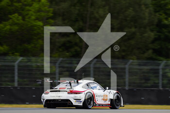 2022-06-07 - 56 IRIBE Brendan (usa), MILLROY Ollie (gbr), BARNICOAT Ben (gbr), Team Project 1, Porsche 911 RSR - 19, action during the free practices and qualifying sessions of the 2022 24 Hours of Le Mans, 3rd round of the 2022 FIA World Endurance Championship, on the Circuit de la Sarthe, from June 8 to 12, 2022 in Le Mans, France - 24 HEURES DU MANS 2022 - FREE PRACTICES AND QUALIFYING - ENDURANCE - MOTORS
