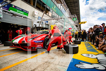 2022-06-07 - 51 PIER GUIDI Alessandro (ita), CALADO James (gbr), SERRA Daniel (bra), AF Corse, Ferrari 488 GTE EVO, ambiance during the free practices and qualifying sessions of the 2022 24 Hours of Le Mans, 3rd round of the 2022 FIA World Endurance Championship, on the Circuit de la Sarthe, from June 8 to 12, 2022 in Le Mans, France - 24 HEURES DU MANS 2022 - FREE PRACTICES AND QUALIFYING - ENDURANCE - MOTORS