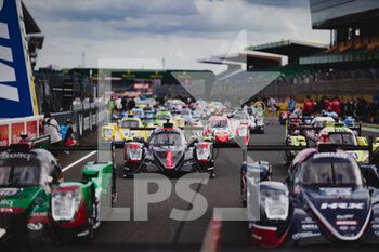 2022-06-07 - 48 LAFARGUE Paul (fra), CHATIN Paul-Loup (fra), PILET Patrick (fra), IDEC Sport, Oreca 07 - Gibson, ambiance during the free practices and qualifying sessions of the 2022 24 Hours of Le Mans, 3rd round of the 2022 FIA World Endurance Championship, on the Circuit de la Sarthe, from June 8 to 12, 2022 in Le Mans, France - 24 HEURES DU MANS 2022 - FREE PRACTICES AND QUALIFYING - ENDURANCE - MOTORS