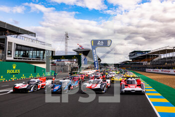 2022-06-07 - Group picture during the free practices and qualifying sessions of the 2022 24 Hours of Le Mans, 3rd round of the 2022 FIA World Endurance Championship, on the Circuit de la Sarthe, from June 8 to 12, 2022 in Le Mans, France - 24 HEURES DU MANS 2022 - FREE PRACTICES AND QUALIFYING - ENDURANCE - MOTORS
