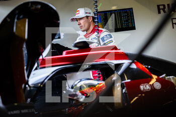 2022-06-08 - OGIER Sébastien (fra), Richard Mille Racing Team, Oreca 07 - Gibson, portrait garage, box, during the free practices and qualifying sessions of the 2022 24 Hours of Le Mans, 3rd round of the 2022 FIA World Endurance Championship, on the Circuit de la Sarthe, from June 8 to 12, 2022 in Le Mans, France - 24 HEURES DU MANS 2022 - FREE PRACTICES AND QUALIFYING - ENDURANCE - MOTORS
