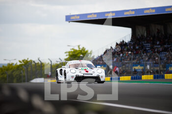2022-06-08 - 91 BRUNI Gianmaria (ita), LIETZ Richard (aut), MAKOWIECKI Frederic (fra), Porsche GT Team, Porsche 911 RSR - 19, action during the free practices and qualifying sessions of the 2022 24 Hours of Le Mans, 3rd round of the 2022 FIA World Endurance Championship, on the Circuit de la Sarthe, from June 8 to 12, 2022 in Le Mans, France - 24 HEURES DU MANS 2022 - FREE PRACTICES AND QUALIFYING - ENDURANCE - MOTORS