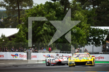 2022-06-08 - 64 MILNER Tommy (usa), TANDY Nick (gbr), SIMS Alexander (ger), Corvette Racing, Chevrolet Corvette C8.R, action during the free practices and qualifying sessions of the 2022 24 Hours of Le Mans, 3rd round of the 2022 FIA World Endurance Championship, on the Circuit de la Sarthe, from June 8 to 12, 2022 in Le Mans, France - 24 HEURES DU MANS 2022 - FREE PRACTICES AND QUALIFYING - ENDURANCE - MOTORS
