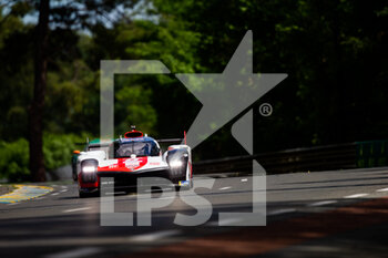 2022-06-08 - 08 BUEMI Sébastien (swi), HARTLEY Brendon (nzl), HIRAKAWA Ryo (jpn), Toyota Gazoo Racing, Toyota GR010 - Hybrid, action during the free practices and qualifying sessions of the 2022 24 Hours of Le Mans, 3rd round of the 2022 FIA World Endurance Championship, on the Circuit de la Sarthe, from June 8 to 12, 2022 in Le Mans, France - 24 HEURES DU MANS 2022 - FREE PRACTICES AND QUALIFYING - ENDURANCE - MOTORS