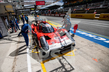 2022-06-08 - 709 BRISCOE Ryan (aus), WESTBROOK Richard (gbr), MAILLEUX Franck (fra), Glickenhaus Racing, Glickenhaus 007 LMH, pitlane, during the free practices and qualifying sessions of the 2022 24 Hours of Le Mans, 3rd round of the 2022 FIA World Endurance Championship, on the Circuit de la Sarthe, from June 8 to 12, 2022 in Le Mans, France - 24 HEURES DU MANS 2022 - FREE PRACTICES AND QUALIFYING - ENDURANCE - MOTORS