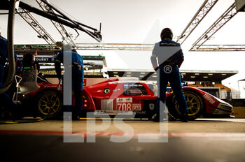 2022-06-08 - 708 PLA Olivier (fra), DUMAS Romain (fra), DERANI Felipe (bra), Glickenhaus Racing, Glickenhaus 007 LMH, pitlane, during the free practices and qualifying sessions of the 2022 24 Hours of Le Mans, 3rd round of the 2022 FIA World Endurance Championship, on the Circuit de la Sarthe, from June 8 to 12, 2022 in Le Mans, France - 24 HEURES DU MANS 2022 - FREE PRACTICES AND QUALIFYING - ENDURANCE - MOTORS