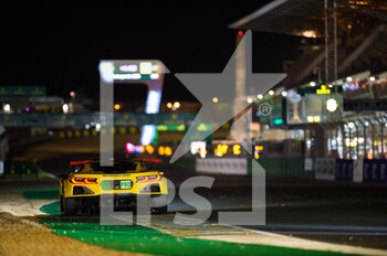 2022-01-19 - 63 GARCIA Antonio (spa), TAYLOR Jordan (usa), CATSBURG Nicky (nld), Corvette Racing, Chevrolet Corvette C8.R, action, during the free practices and qualifying sessions of the 2022 24 Hours of Le Mans, 3rd round of the 2022 FIA World Endurance Championship, on the Circuit de la Sarthe, from June 8 to 12, 2022 in Le Mans, France - 24 HEURES DU MANS 2022 - FREE PRACTICES AND QUALIFYING - ENDURANCE - MOTORS