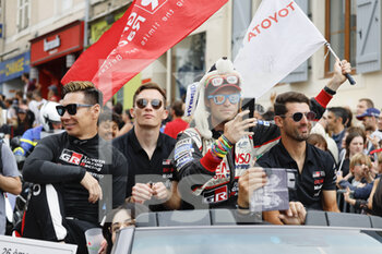 2022-06-08 - 07 CONWAY Mike (gbr), KOBAYASHI Kamui (jpn), LOPEZ Jose Maria (arg), Toyota Gazoo Racing, Toyota GR010 - Hybrid, during the Parade of the 2022 24 Hours of Le Mans, 3rd round of the 2022 FIA World Endurance Championship, on the Circuit de la Sarthe, on June 10, 2022 in Le Mans, France - Photo: Frederic Le Floc’h / DPPI - 24 HEURES DU MANS 2022 - PARADE - ENDURANCE - MOTORS