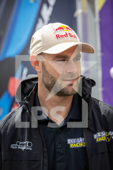 2022-06-09 - VAN GISBERGEN Shane (nzl), Riley Motorsport, Ferrari 488 GTE Evo, portrait during the free practices and qualifying sessions of the 2022 24 Hours of Le Mans, 3rd round of the 2022 FIA World Endurance Championship, on the Circuit de la Sarthe, from June 8 to 12, 2022 in Le Mans, France - 24 HEURES DU MANS 2022 - FREE PRACTICES AND QUALIFYING - PART 2 - ENDURANCE - MOTORS