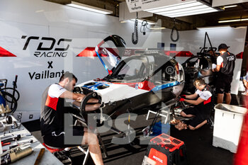 2022-06-09 - 13 CIMADOMO Philippe (fra), BECHE Mathias (swi), VAN DER HELM Tijmen (nld), TDS Racing x Vaillante, Oreca 07 - Gibson, pitlane, during the free practices and qualifying sessions of the 2022 24 Hours of Le Mans, 3rd round of the 2022 FIA World Endurance Championship, on the Circuit de la Sarthe, from June 8 to 12, 2022 in Le Mans, France - 24 HEURES DU MANS 2022 - FREE PRACTICES AND QUALIFYING - PART 2 - ENDURANCE - MOTORS