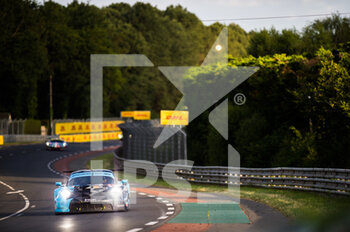 2022-06-09 - 77 RIED Christian (ger), PRIAULX Sebastian (fra), TINCKNELL Harry (gbr), Dempsey-Proton Racing, Porsche 911 RSR - 19, action, during the free practices and qualifying sessions of the 2022 24 Hours of Le Mans, 3rd round of the 2022 FIA World Endurance Championship, on the Circuit de la Sarthe, from June 8 to 12, 2022 in Le Mans, France - 24 HEURES DU MANS 2022 - FREE PRACTICES AND QUALIFYING - PART 2 - ENDURANCE - MOTORS