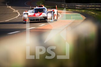 2022-06-09 - 07 CONWAY Mike (gbr), KOBAYASHI Kamui (jpn), LOPEZ Jose Maria (arg), Toyota Gazoo Racing, Toyota GR010 - Hybrid, action, during the free practices and qualifying sessions of the 2022 24 Hours of Le Mans, 3rd round of the 2022 FIA World Endurance Championship, on the Circuit de la Sarthe, from June 8 to 12, 2022 in Le Mans, France - 24 HEURES DU MANS 2022 - FREE PRACTICES AND QUALIFYING - PART 2 - ENDURANCE - MOTORS
